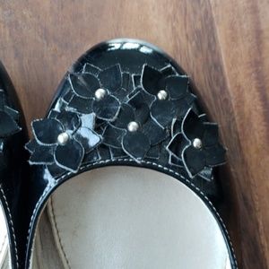 Dexter Shoes - Dexter sz 12 Dressy Shiny Black Flower Flats Dexter Shoes - Dexter sz 12 Dressy Shiny Black Flower Flats